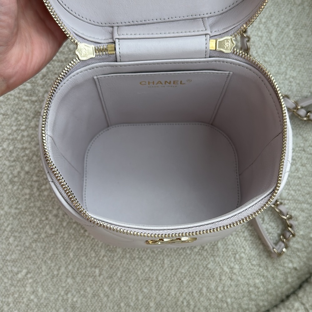 Authentic Lambskin Quilted Trendy Vanity Case small - Picture 7 of 12